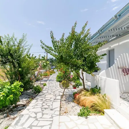 Naxos Beachwalk Apartment *